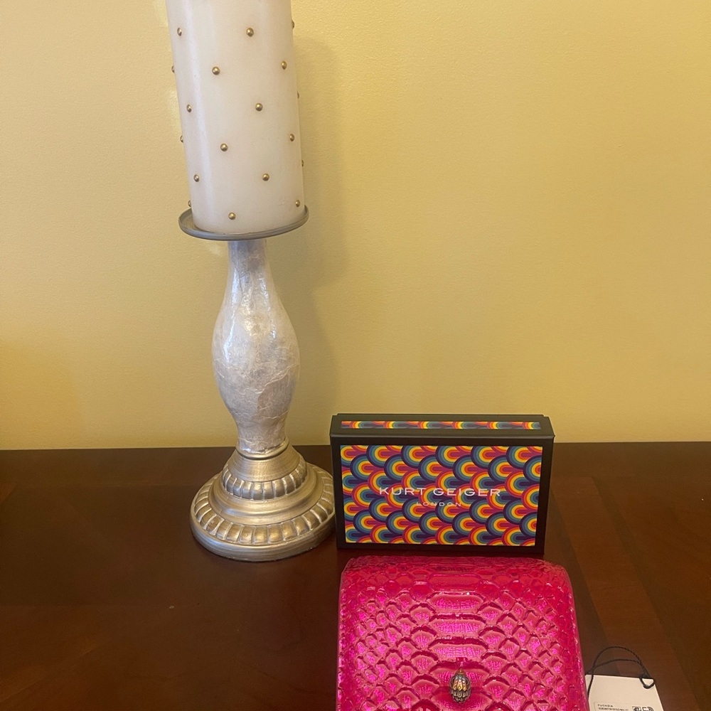 New Kurt Geiger Hot Pink Quilted Chain Shoulder Bag with matching Wallet. - Picture 4 of 6